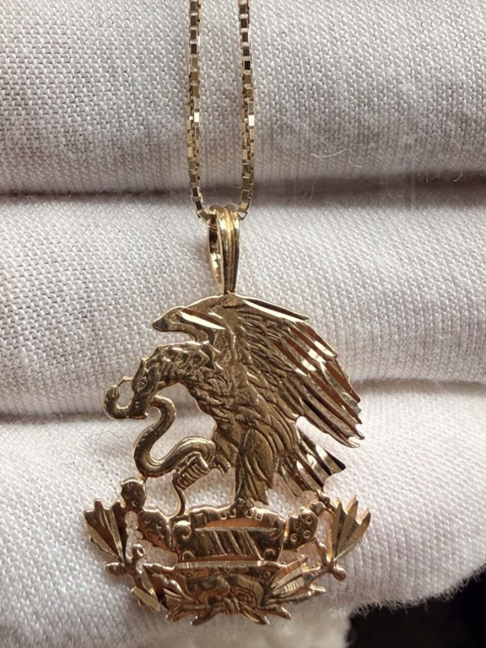 14K Yellow Gold Eagle Pendant With 0.8mm Box Chain - 22 inch